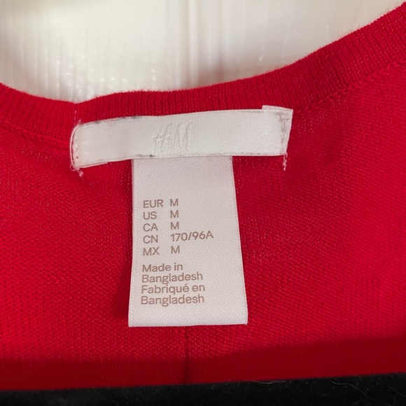 H&M Women’s Red Sweater (fits oversized) - Picture 2 of 2